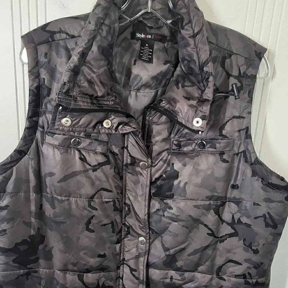Plus Size Style & Co. Camo Puffer Vest - Picture 5 of 8